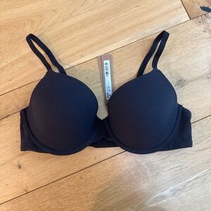 SKIMS Fits Everybody T-shirt Onyx Bra